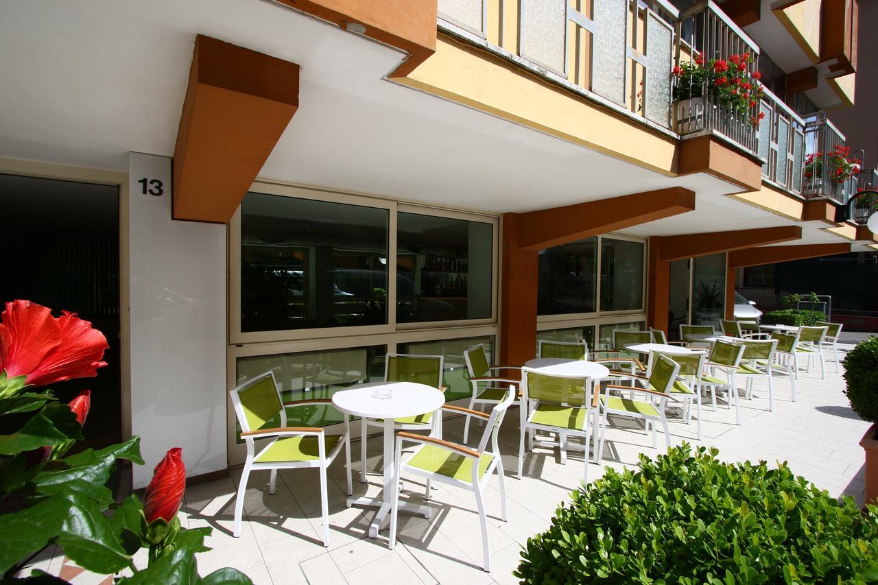 Hotel Tre Assi Rimini Exterior foto